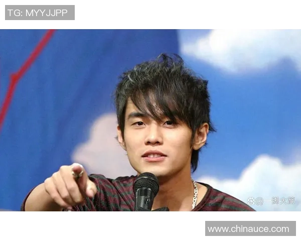 足球巨星周杰伦的传奇人生与音乐之路探索