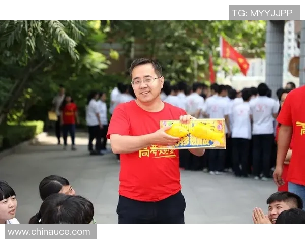 足球明星贺语明信片传递祝福与激情的完美结合